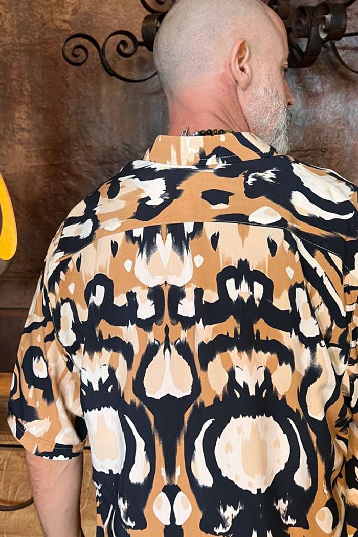 Camisa Ikat Animal Camel Negro. Est 333 - Imagen 3
